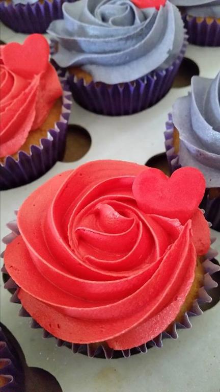 Red and purple cupcakes
