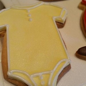 Yellow baby grow cookies