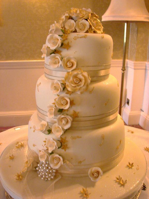 Cream and gold roses