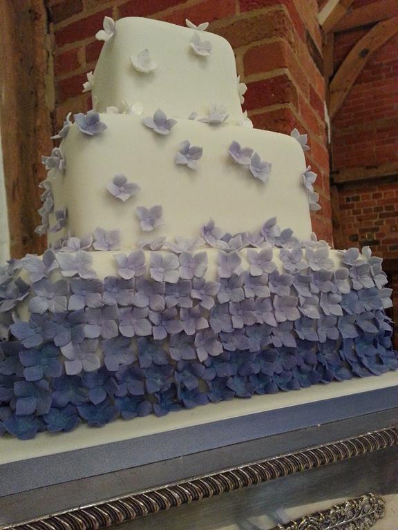 Lilac hydrangea wedding cake