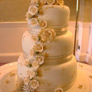 Cream and gold roses