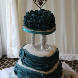 Jade love heart wedding cake