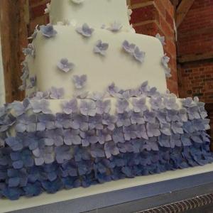 Lilac hydrangea wedding cake