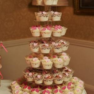 Love heart cupcakes