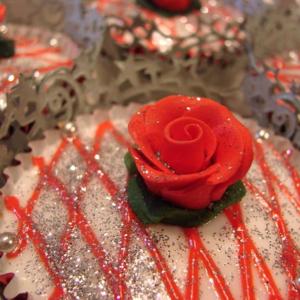 Red rose cupcake