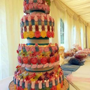 Sweets madly wedding cake